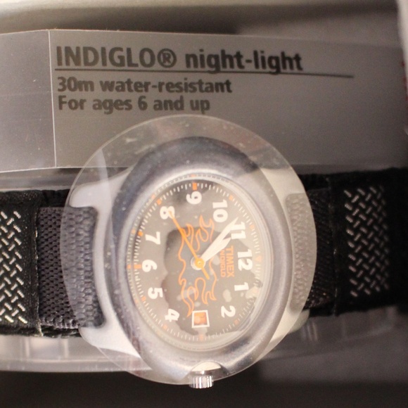 Timex, Oval  Gray Fast Wrap Kids watch New in box T71291 - Picture 6 of 9